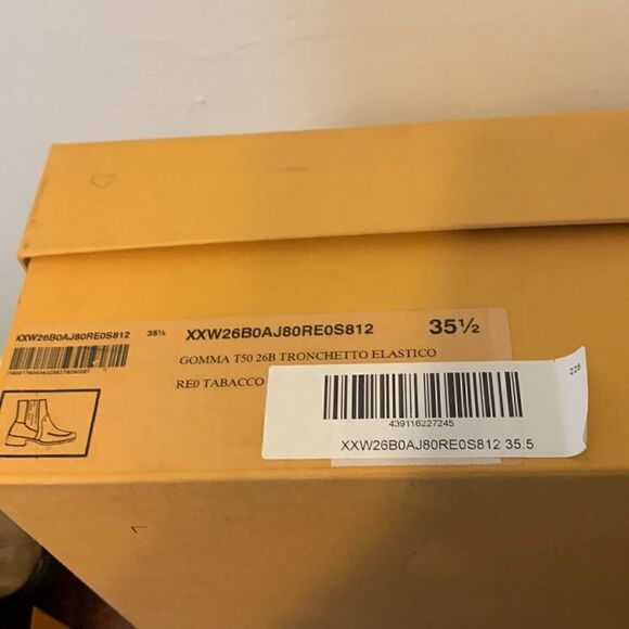 Tod’s Women’s tronchetto leather upper/ lining Chelsea boot US 5,5 and 8,5 NIB - Picture 11 of 13